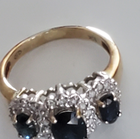 10K Gold Ring - Picture 6 of 17